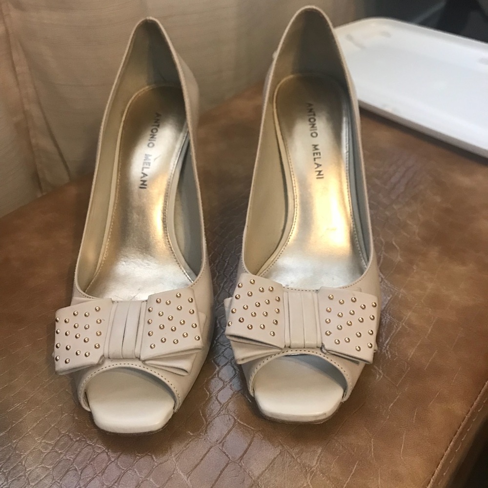Nude peep toe heels